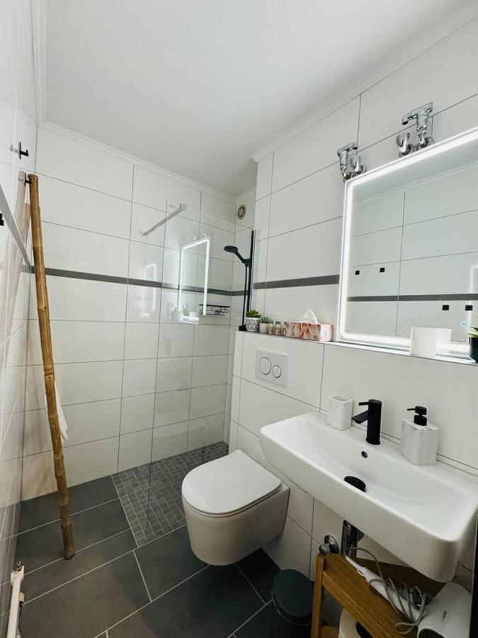 Klassen - Design In 11 Etage - Tolle Aussicht - Sauna, Pool - Netflix * Lahnstein