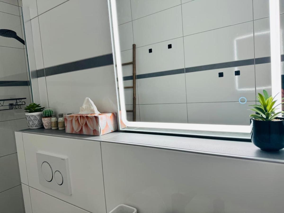 Klassen - Design In 11 Etage - Tolle Aussicht - Sauna, Pool - Netflix Apartment Lahnstein