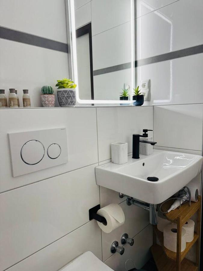 Klassen - Design In 11 Etage - Tolle Aussicht - Sauna, Pool - Netflix *